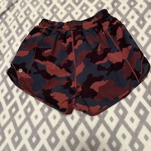 Lululemon 4inch low-rise Hotty Hot shorts